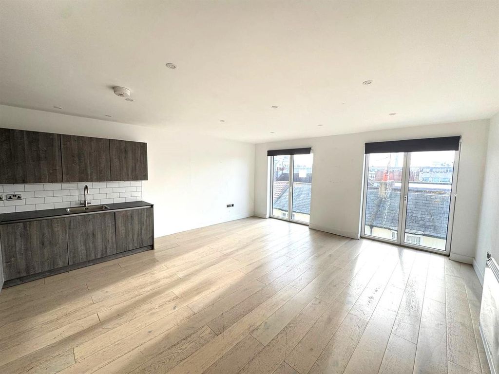 Property photo 1 of 7 Living Room.Jpg
