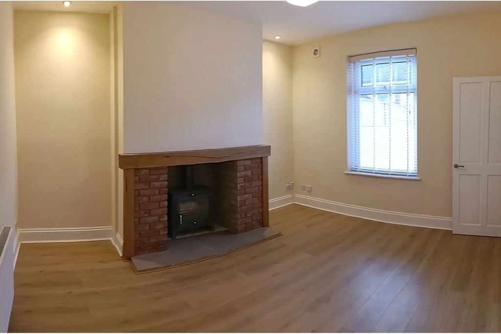 Property photo 3 of 9 Lounge