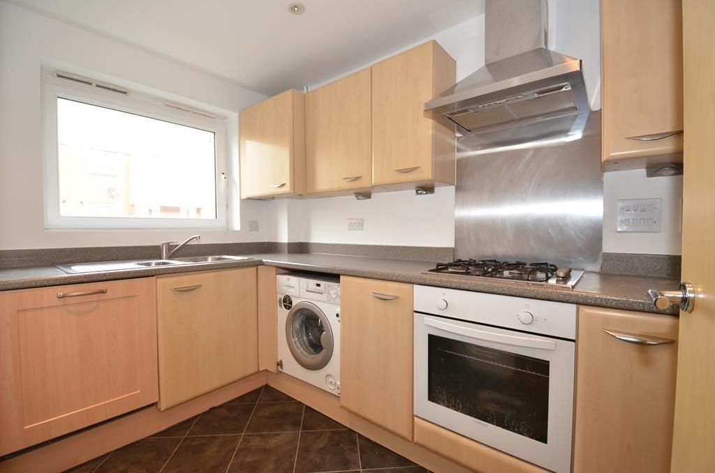 Property photo 3 of 12 Kitchen