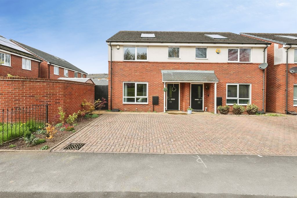 Property photo 1 of 16