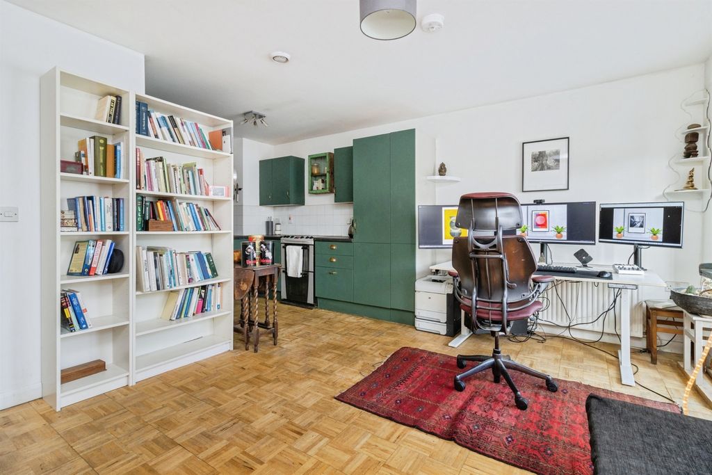 Property photo 3 of 17
