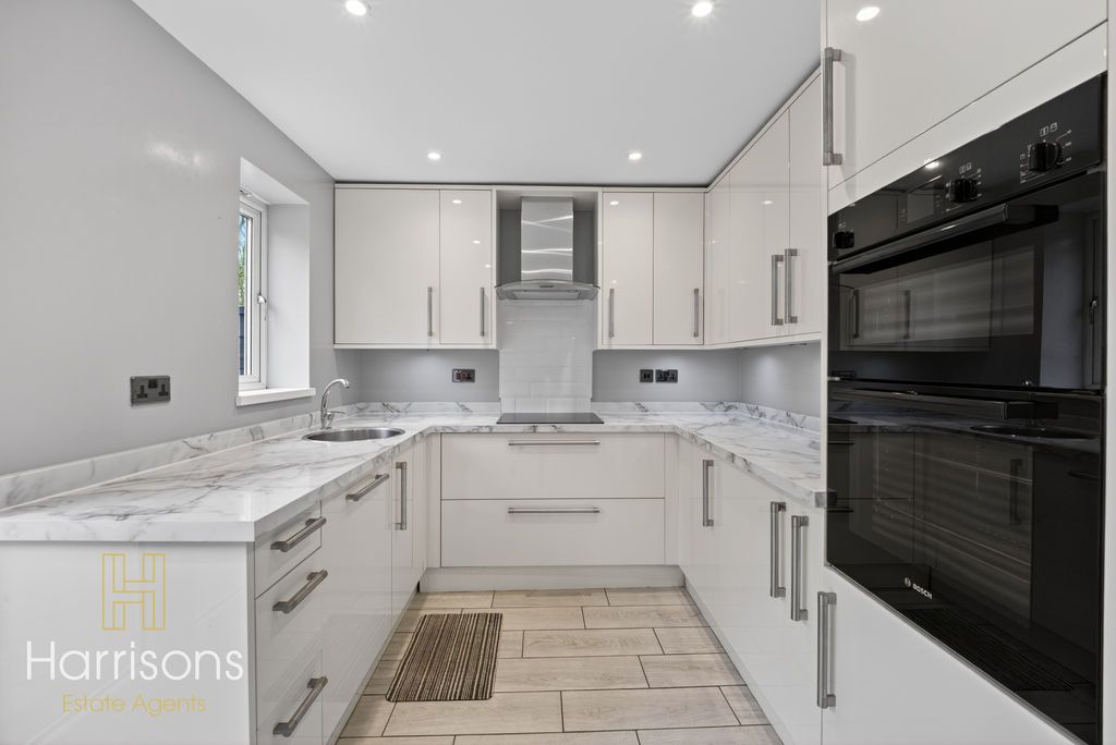 Property photo 2 of 24 Photo 9