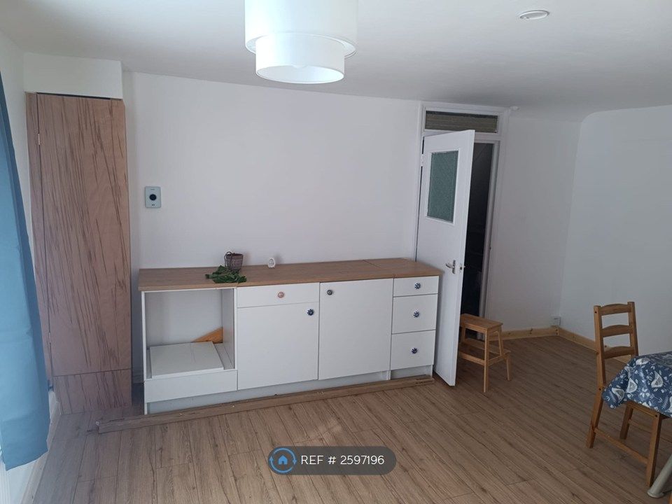 Property photo 1 of 14 Living Room/Dining Room