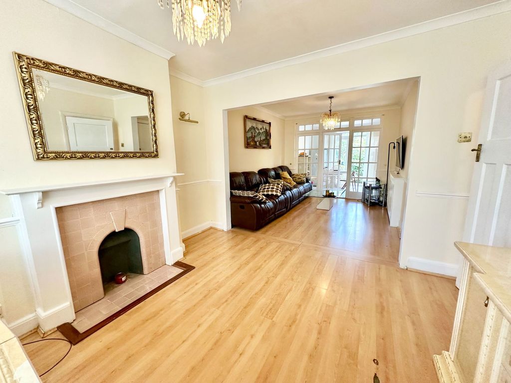 Property photo 3 of 21