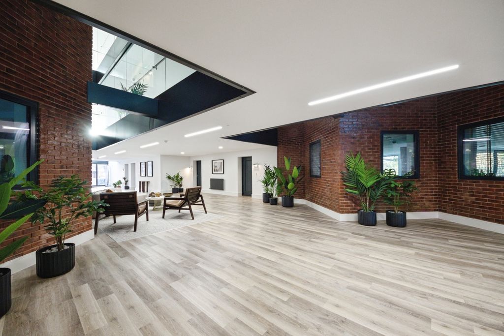 Property photo 3 of 22 Communal