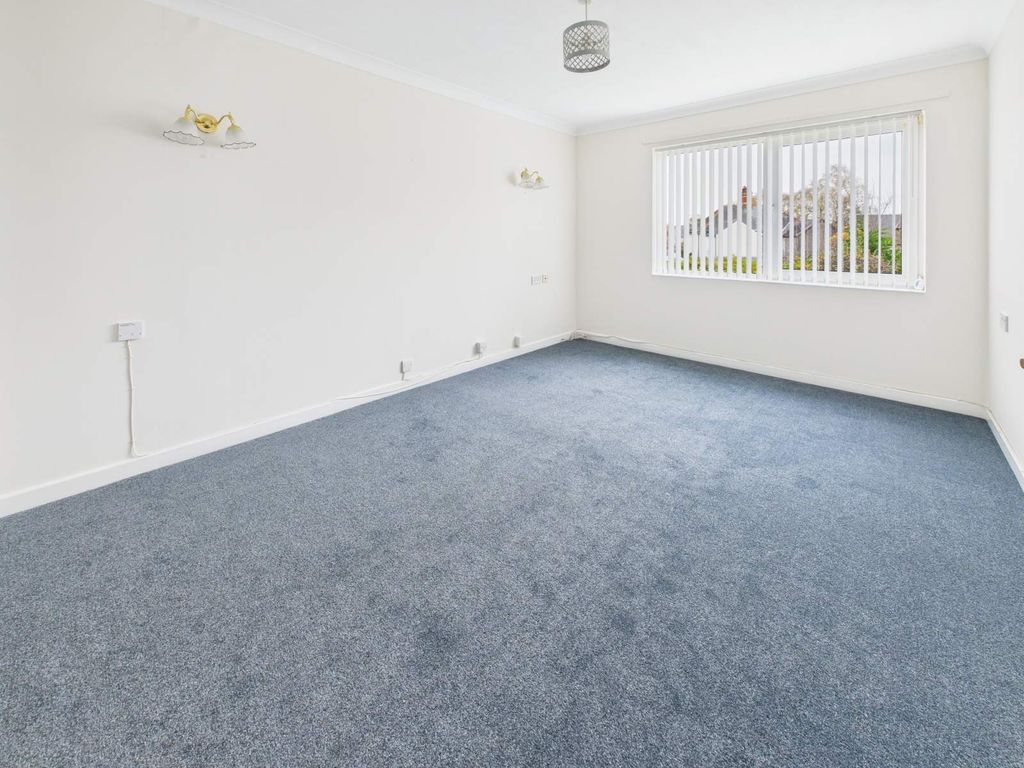 Property photo 2 of 11 Lounge-Dining Room