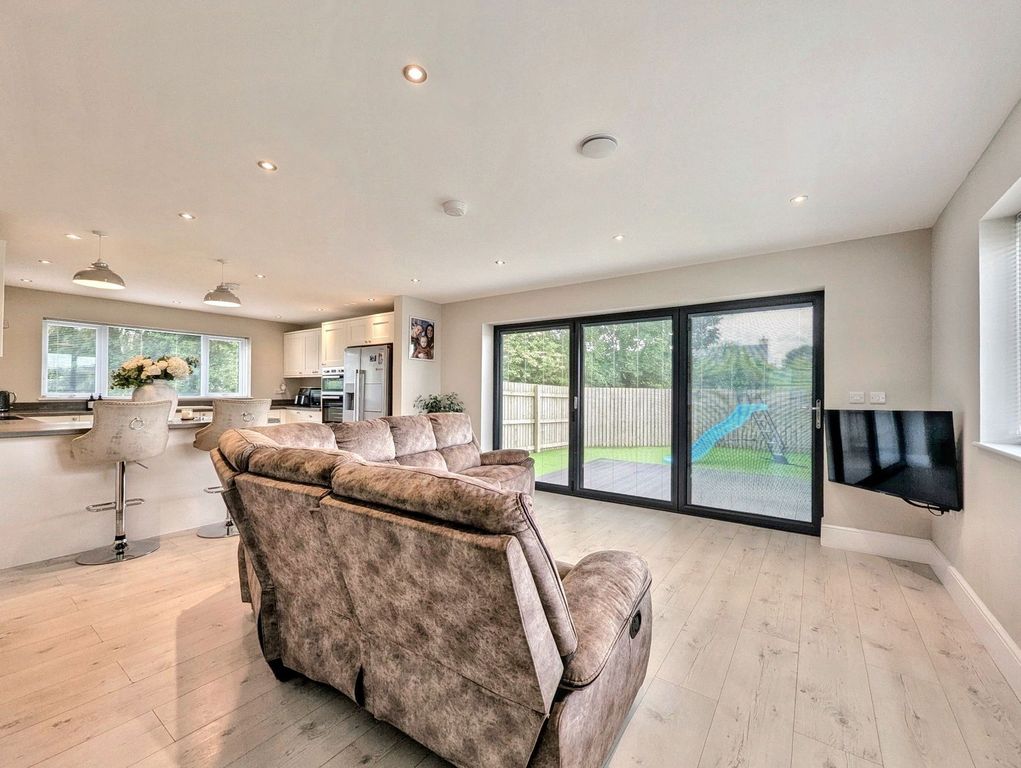 Property photo 1 of 30