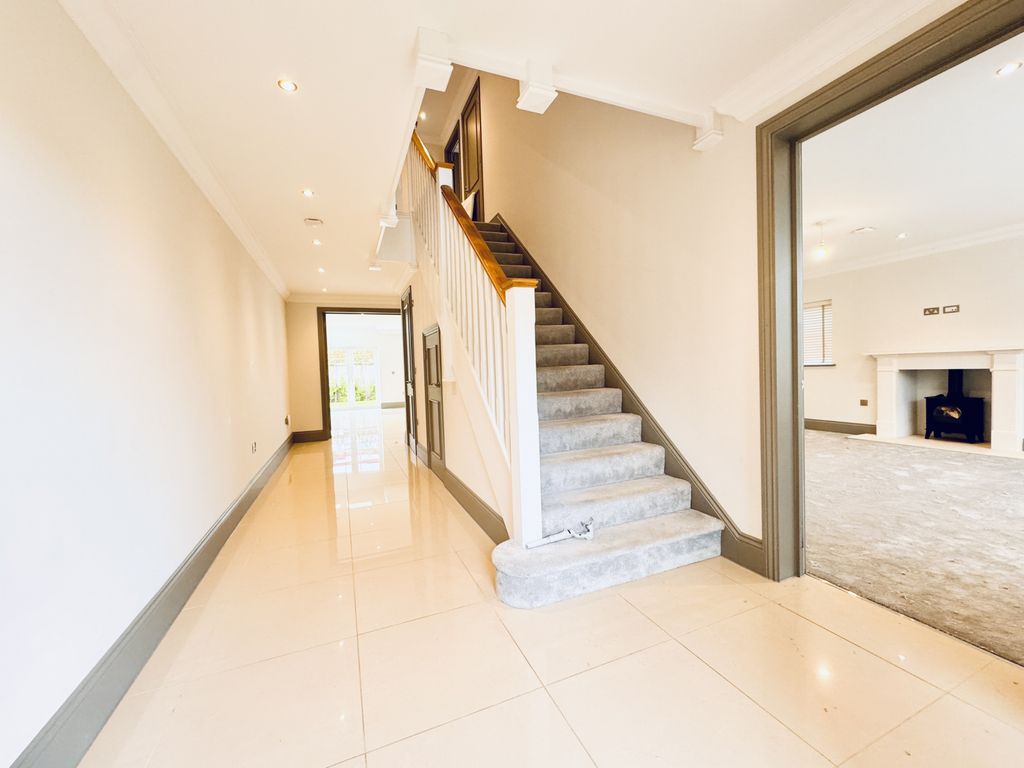 Property photo 2 of 37 Gallery