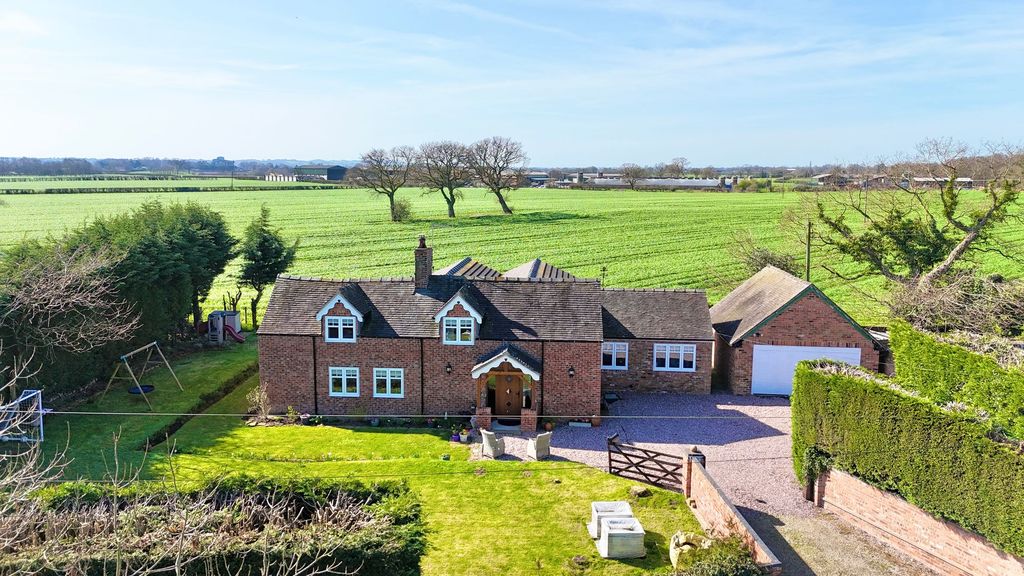 Property photo 2 of 34