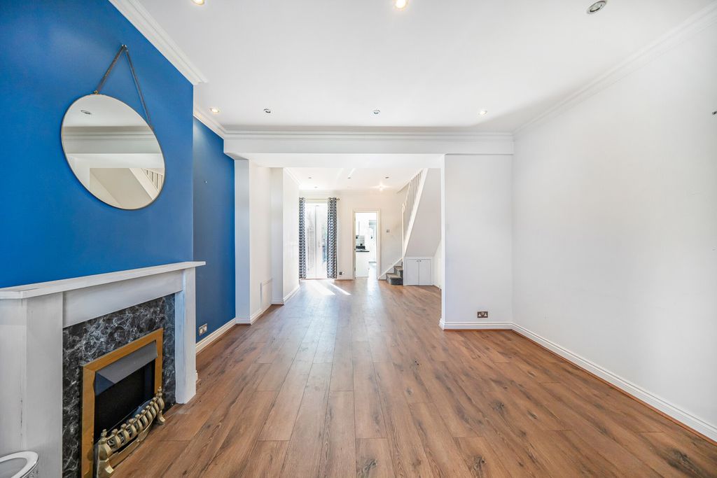 Property photo 2 of 14 1439900-1-69d63F8...