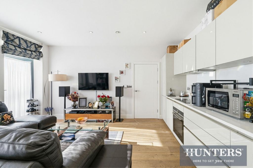 Property photo 2 of 12 John Busch House, -18-2.Jpg