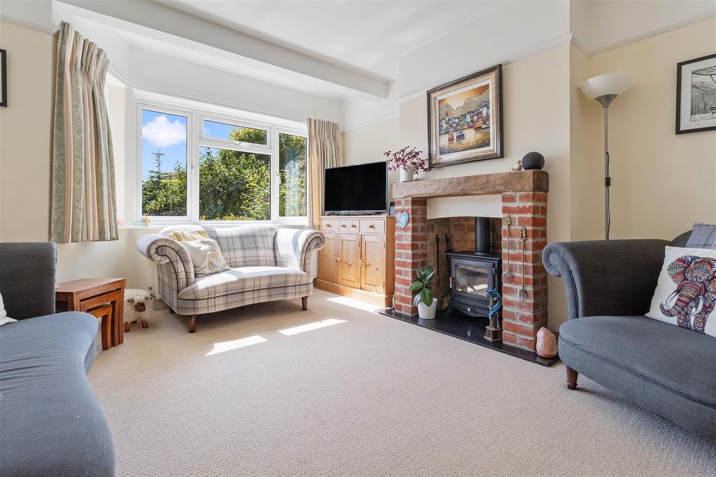 Property photo 2 of 28 20 Nutley Close-016.Jpg