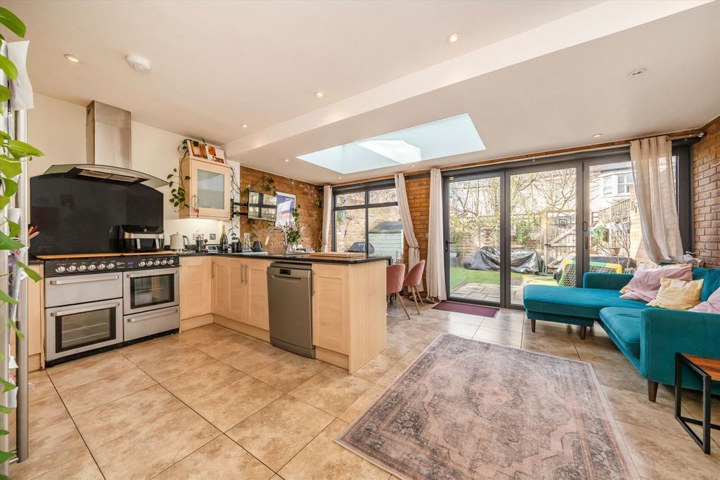 Property photo 3 of 7