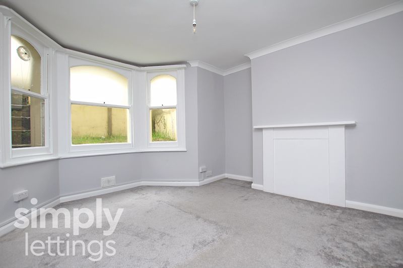 Property photo 2 of 7 Photo 6