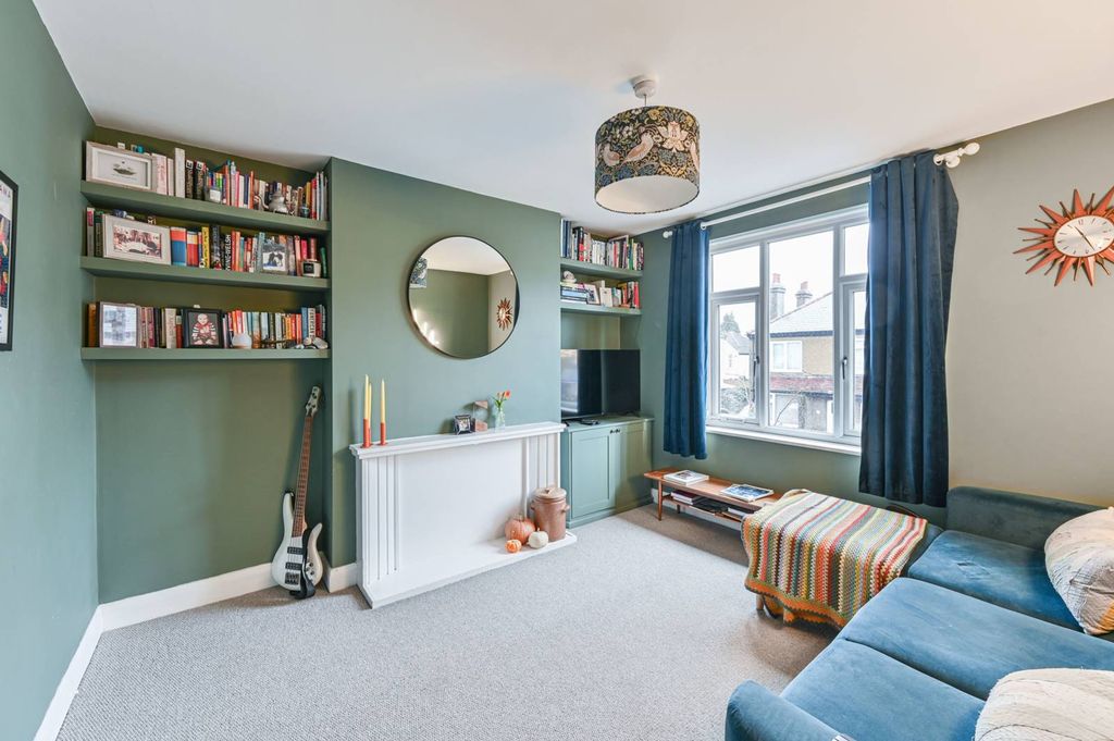 Property photo 2 of 17