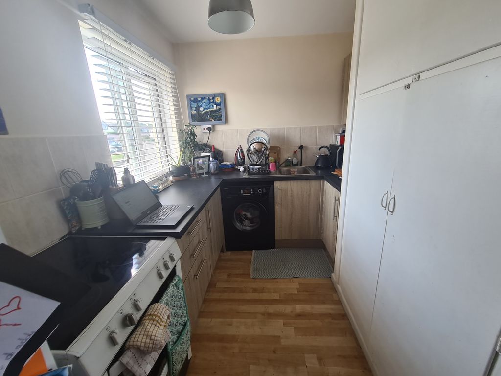 Property photo 3 of 7 Kitchen