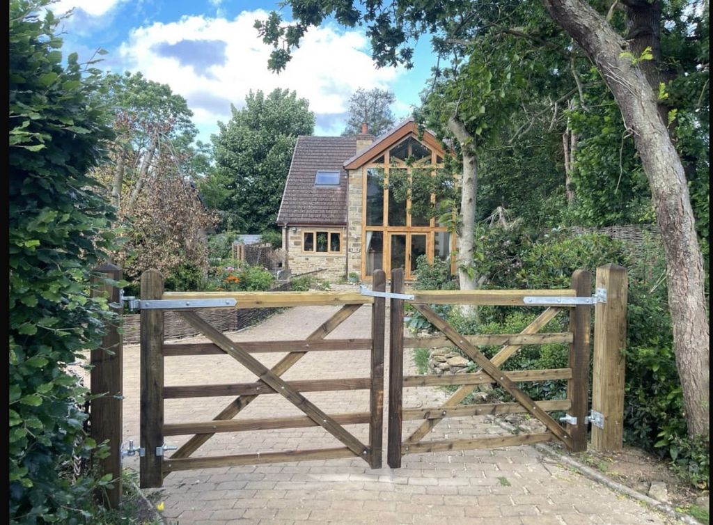 Property photo 1 of 21