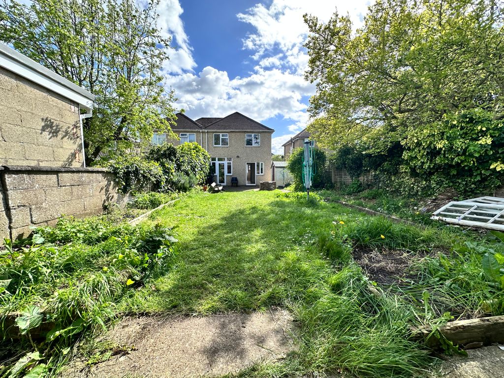 Property photo 2 of 14 Garden