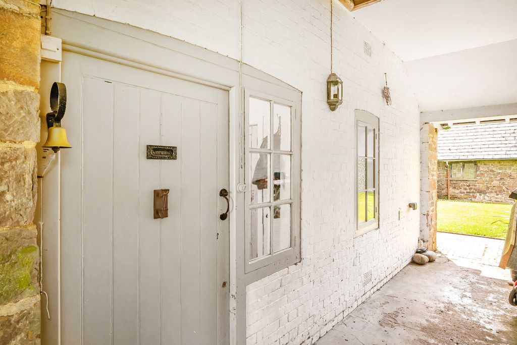 Property photo 3 of 31 Stoodleigh, Seddons