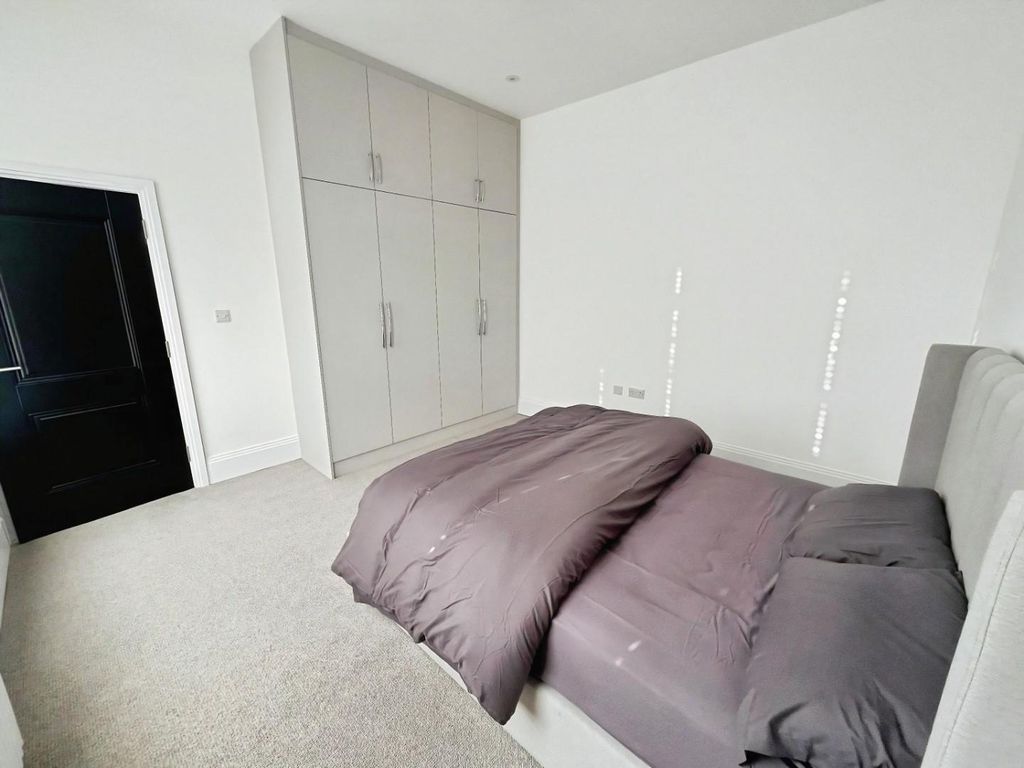 Property photo 2 of 4 Hanwell Bed 1.Jpg