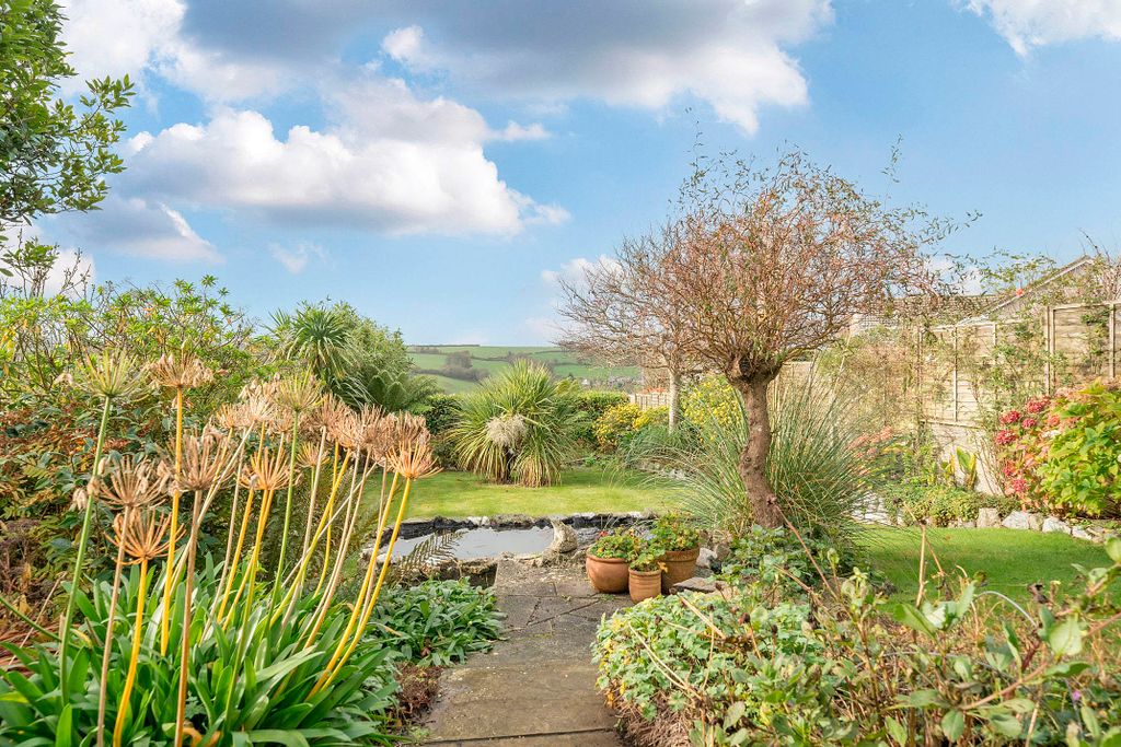 Property photo 3 of 12 Photo 3