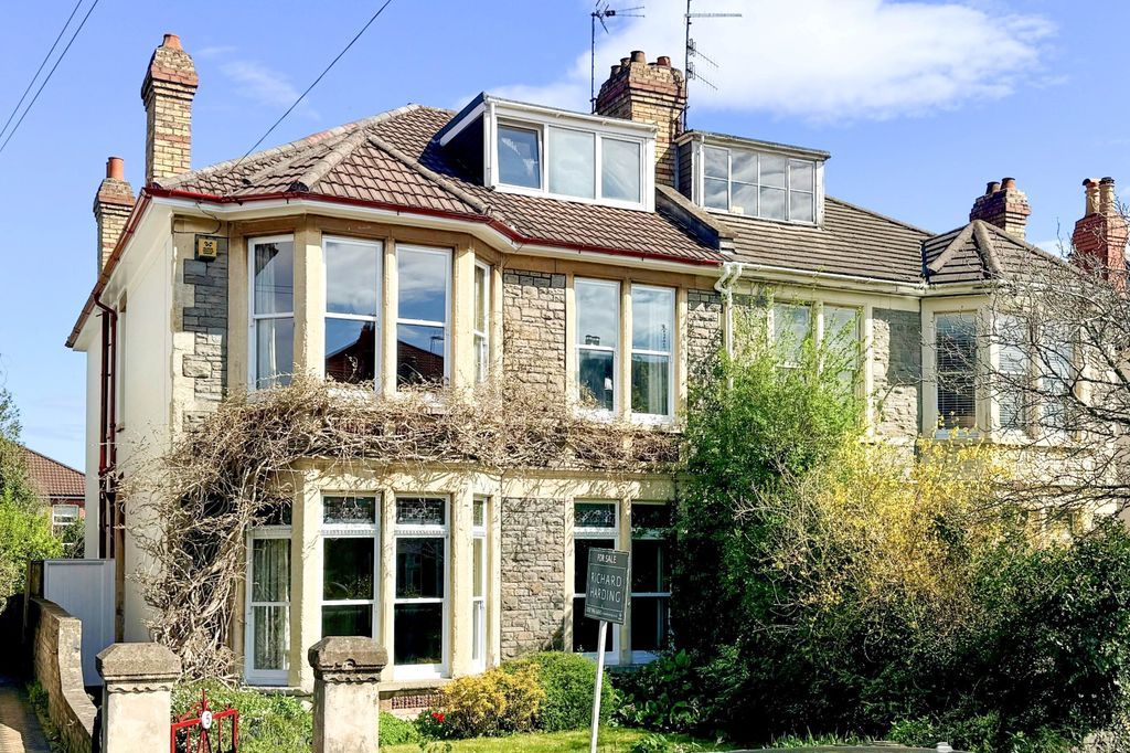 Property photo 1 of 19 External