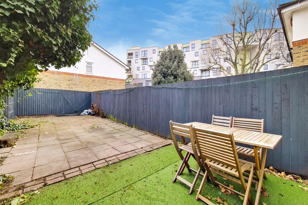 Property photo 3 of 10