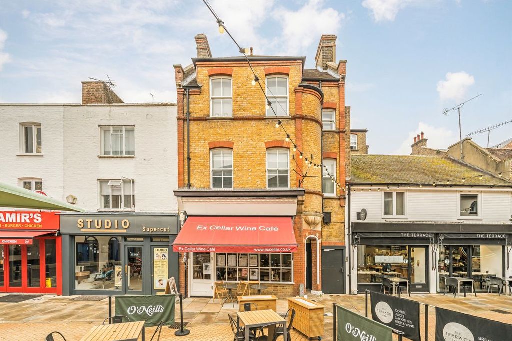 Property photo 1 of 5