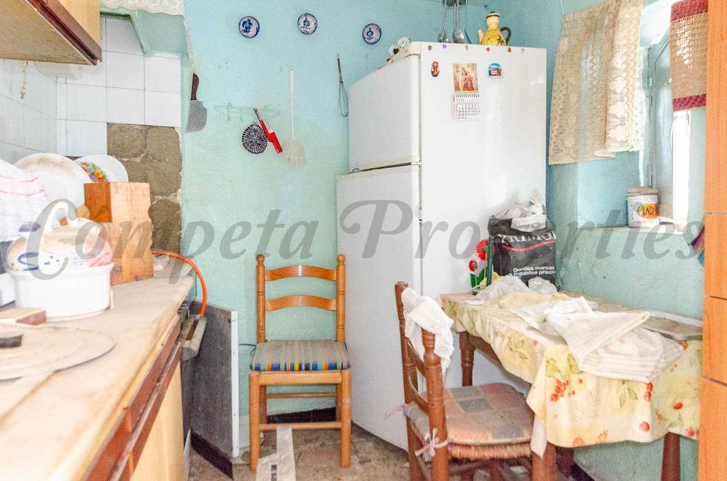 Property photo 3 of 18