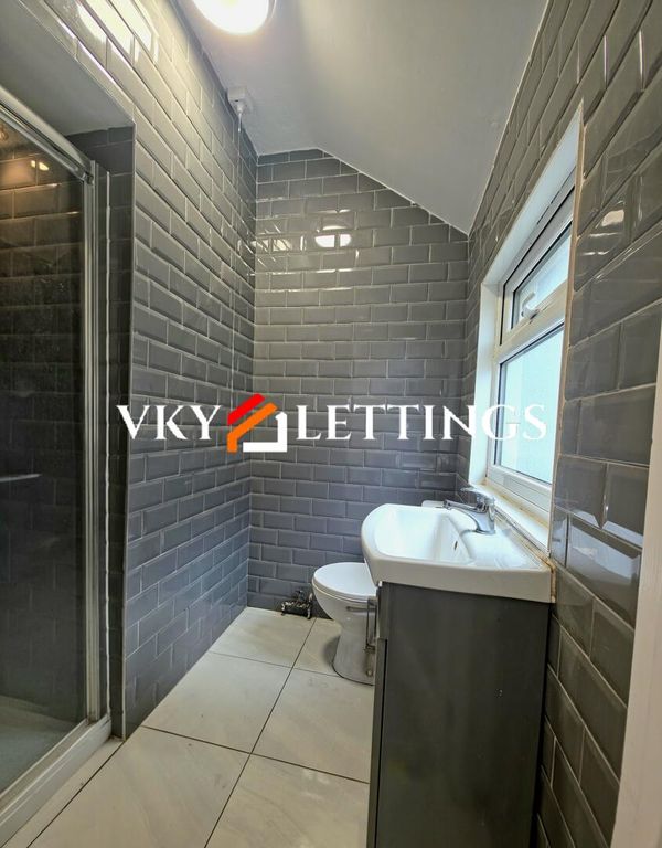 Property photo 3 of 5 Bathroom