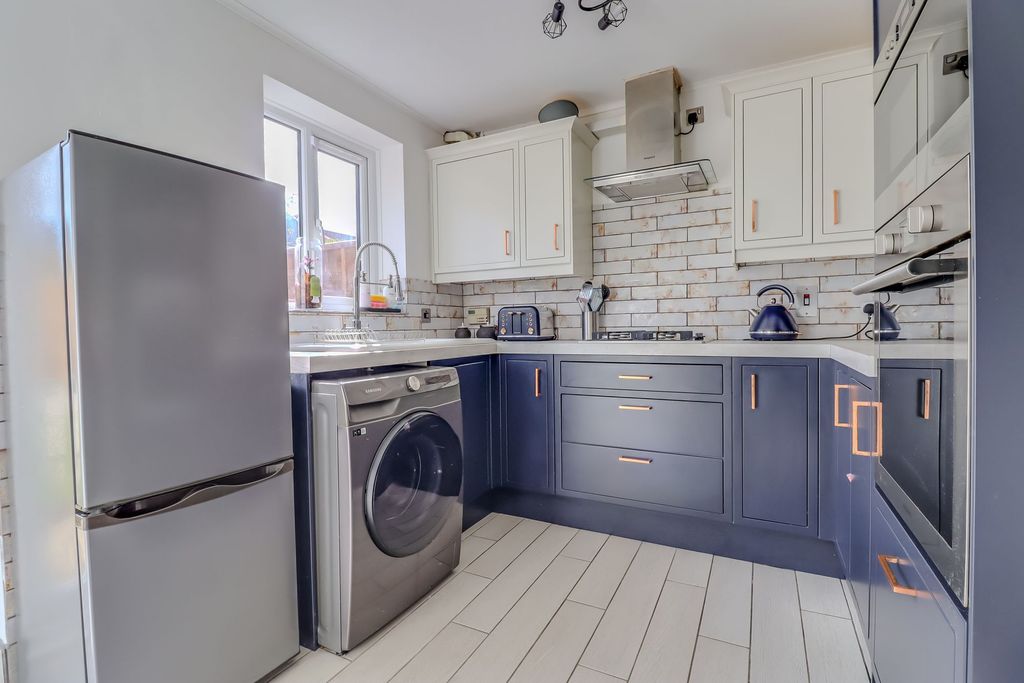 Property photo 3 of 14