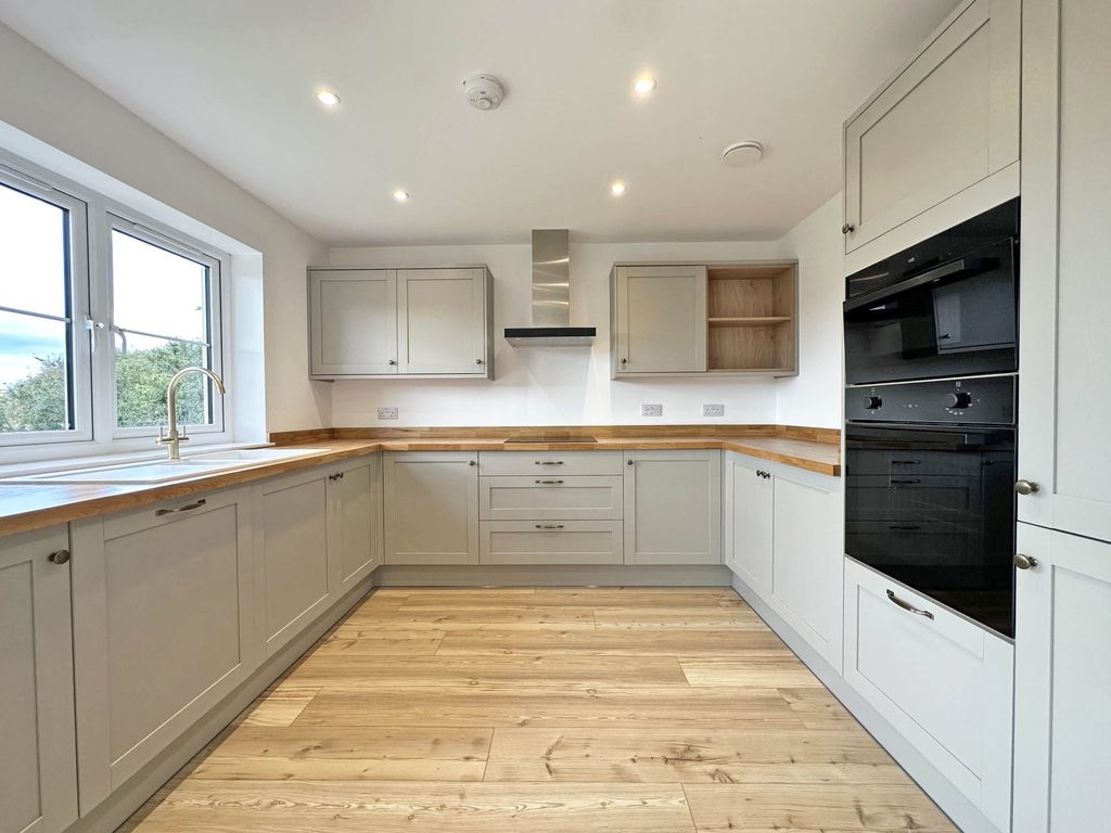 Property photo 2 of 20 Photo 2