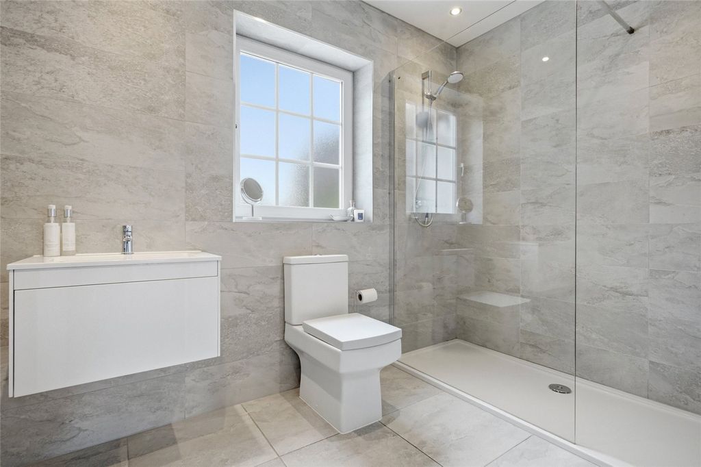 Additional image 18 of 4 bed detached house for saleLymekilns, 6 Wellknowe Road, Thorntonhall, Glasgow G74