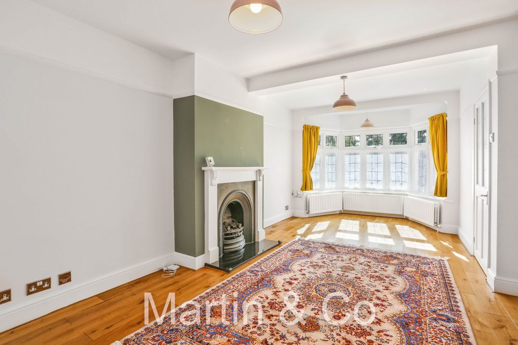 Property photo 3 of 15 1250500705 - 96 Dudley Drive, Sm4 13