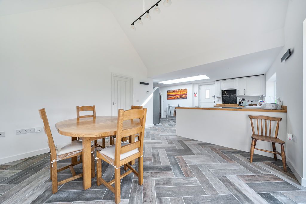 Property photo 3 of 22 Kitchen/Diner/Family Room