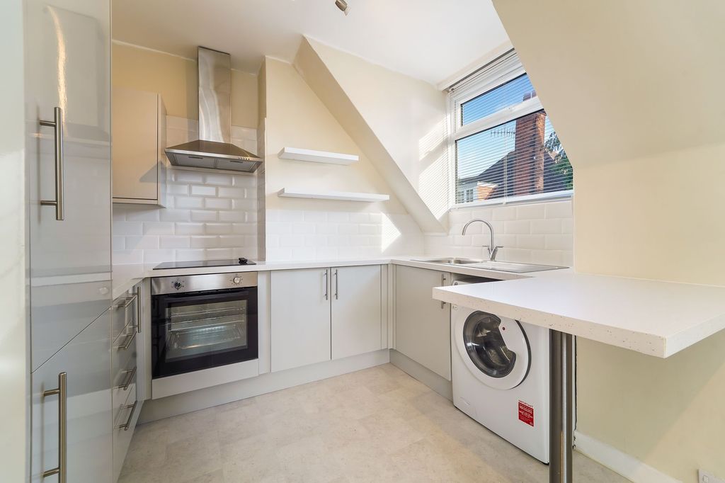 Property photo 2 of 8