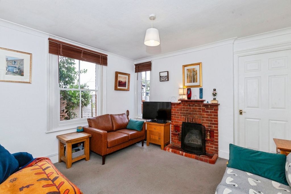 Property photo 2 of 19 Living Room