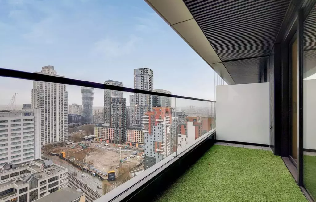 Property photo 2 of 21 Balcony