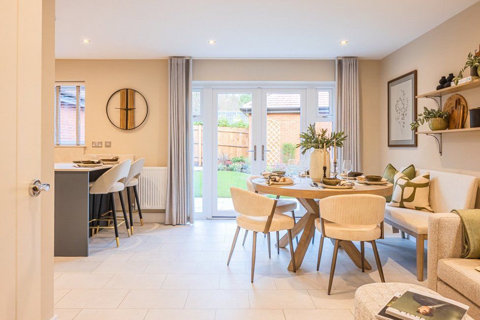 Property photo 3 of 9 Dining Area