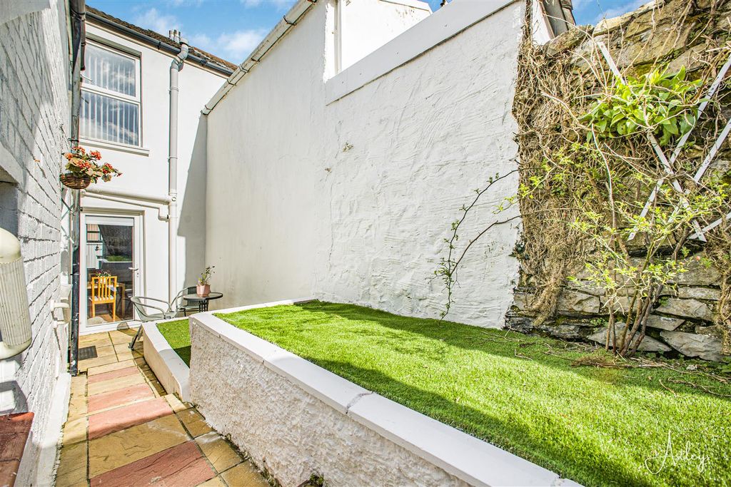 Property photo 3 of 26 Rear