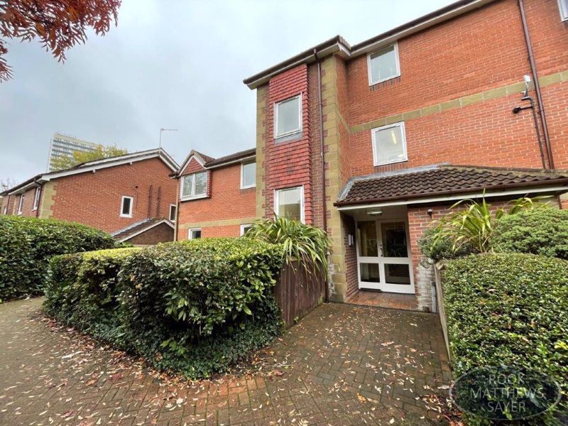 Property photo 1 of 8 Photo 4