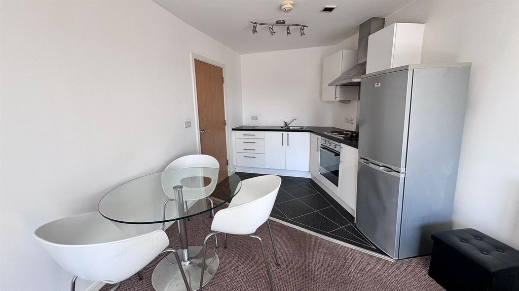 Property photo 3 of 14