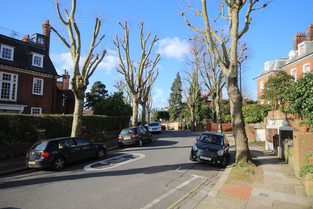 Property photo 2 of 34