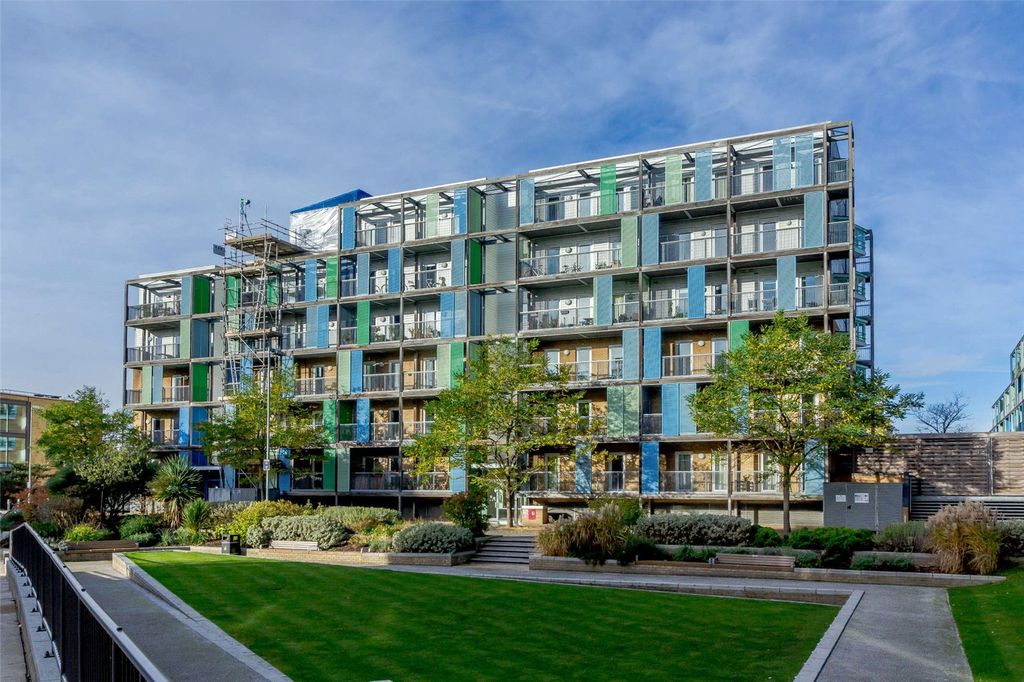 Property photo 1 of 12 Front