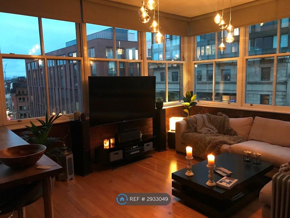 Property photo 1 of 18 Livingroom #1