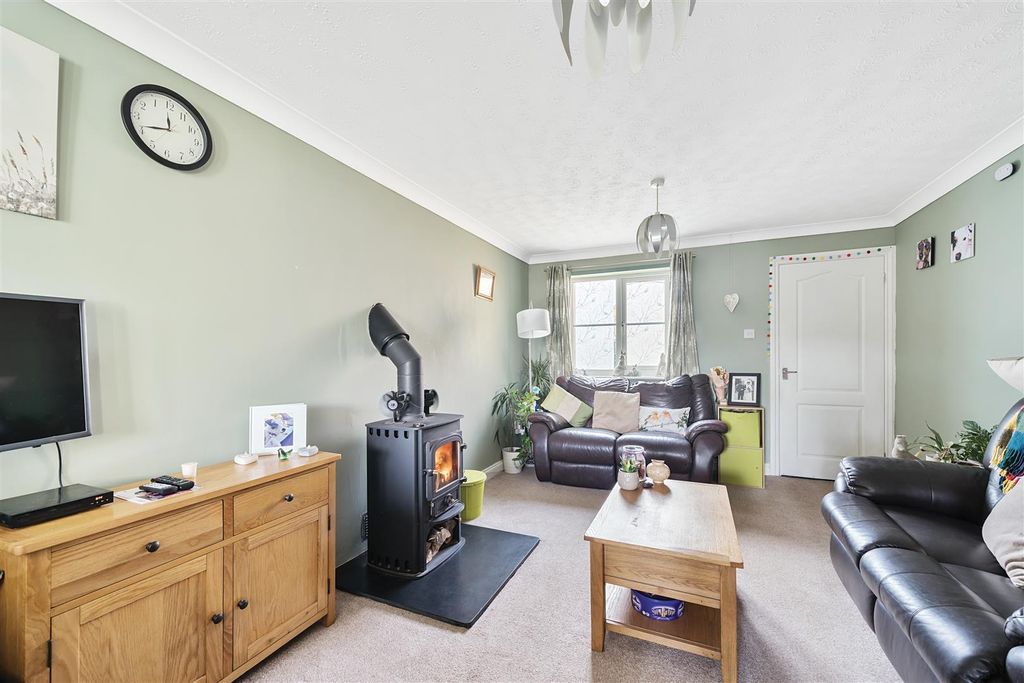 Property photo 3 of 14 Sitting Room 2