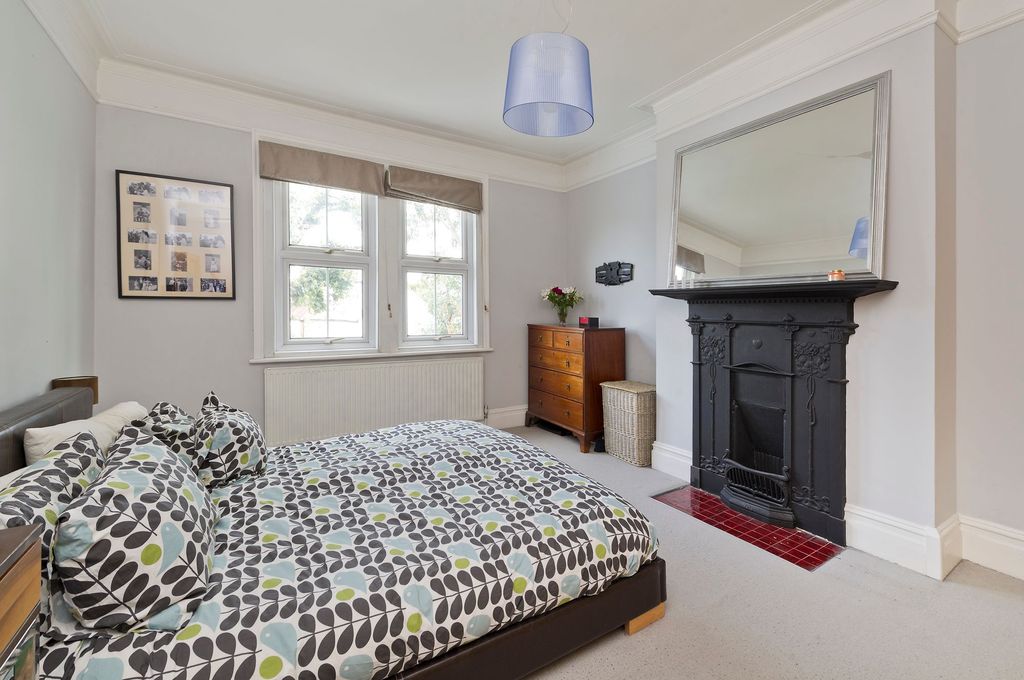 Property photo 2 of 8