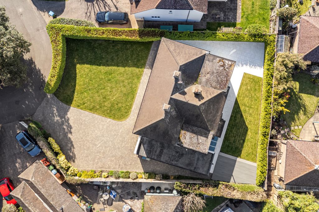 Property photo 2 of 37 Grange Park, 14-005