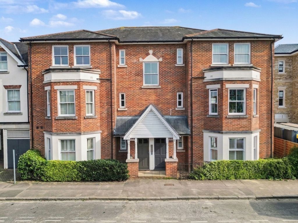 Property photo 1 of 9