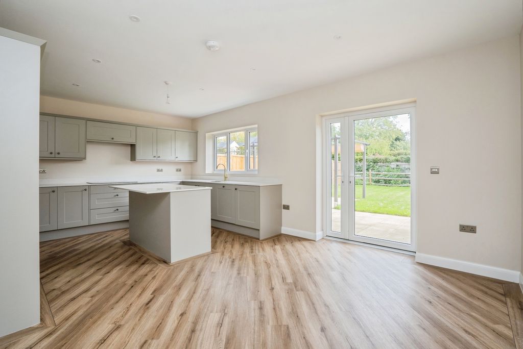 Property photo 3 of 20 Pbox-Img.Jpg